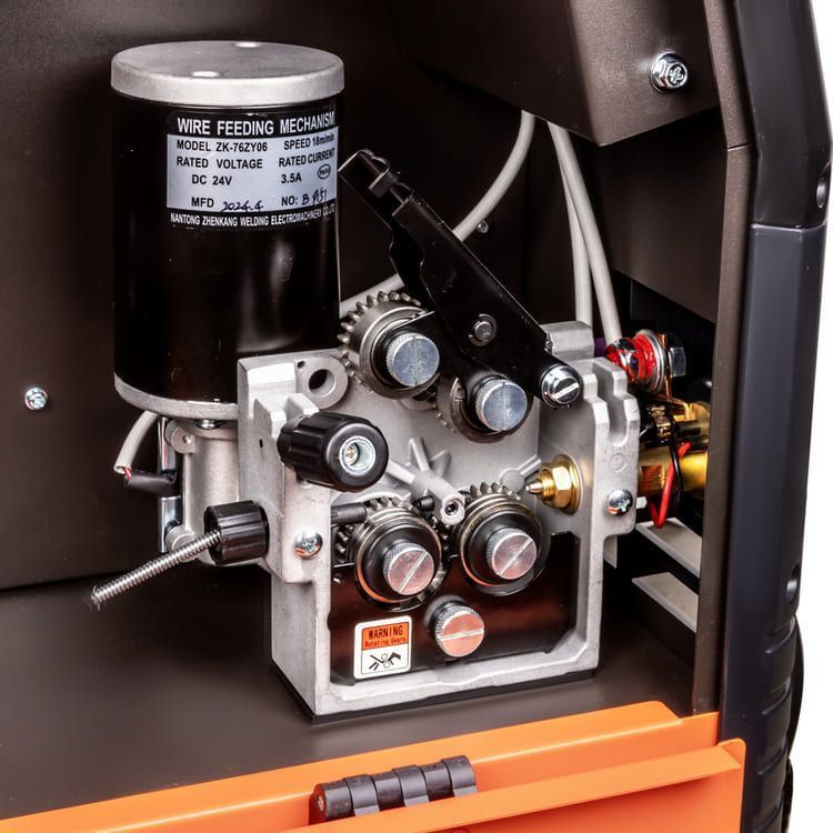 вид модели сварочный полуавтомат foxweld saggio mig 300 dp lcd