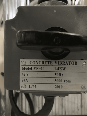 вид модели вибратор глубинный эпк-1300/220  уценка